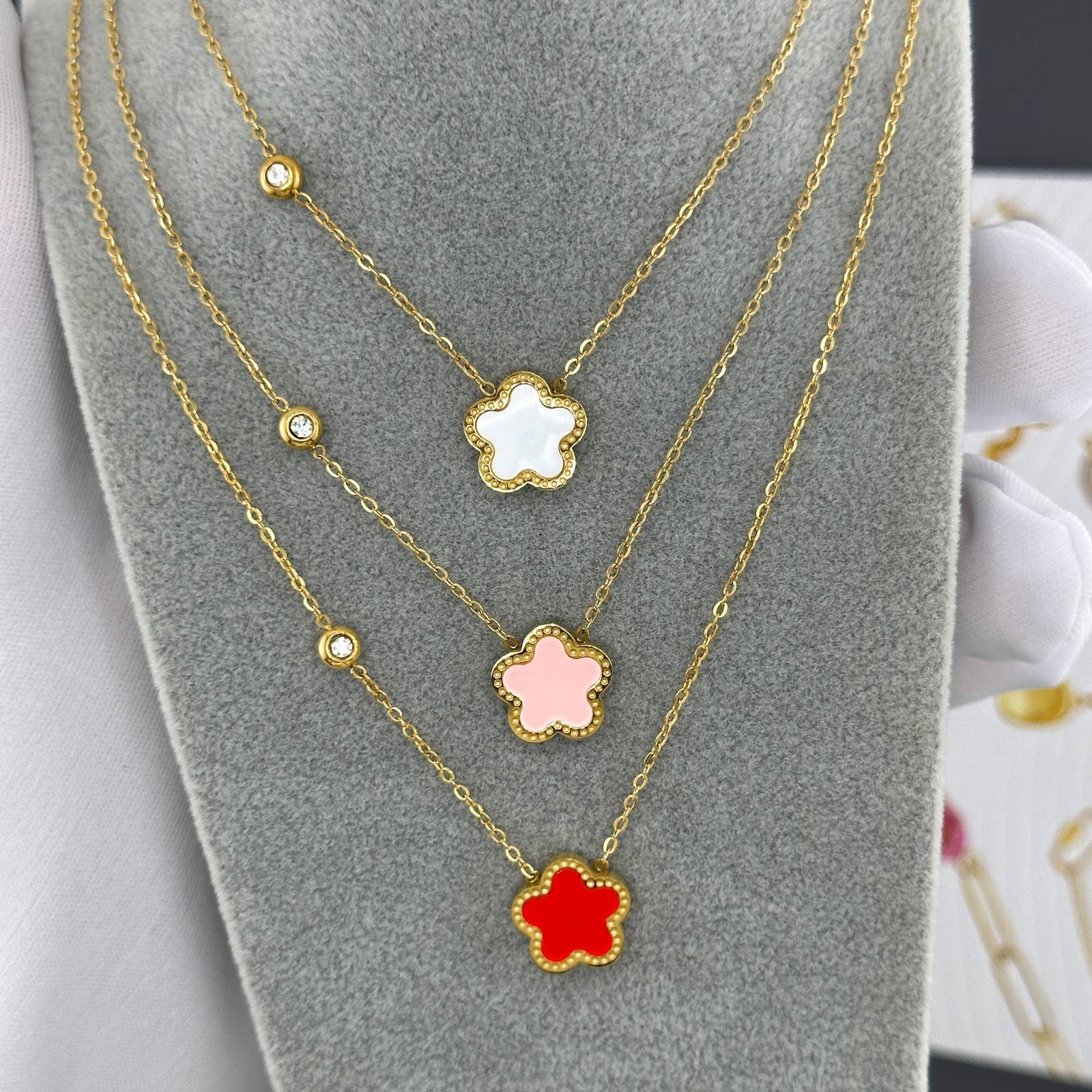 Trish Flower Power Red" Necklace, 18K gold plated Stainless steel
